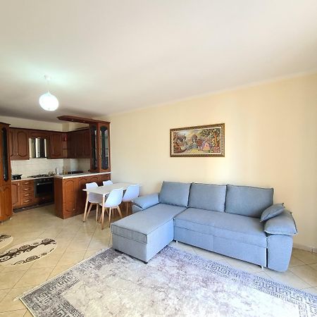 Erin Apartments Vlorë Esterno foto