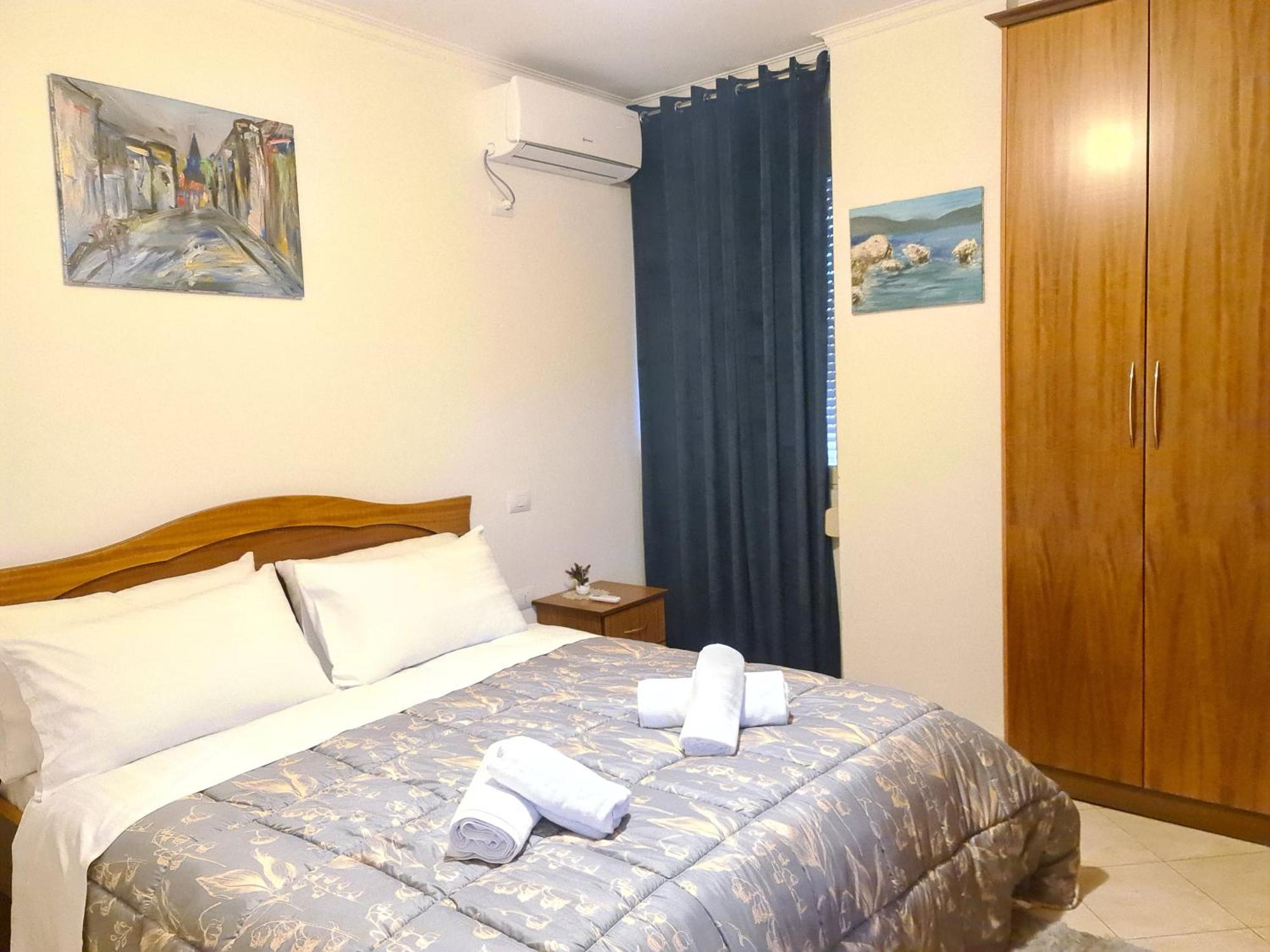 Erin Apartments Vlorë Esterno foto
