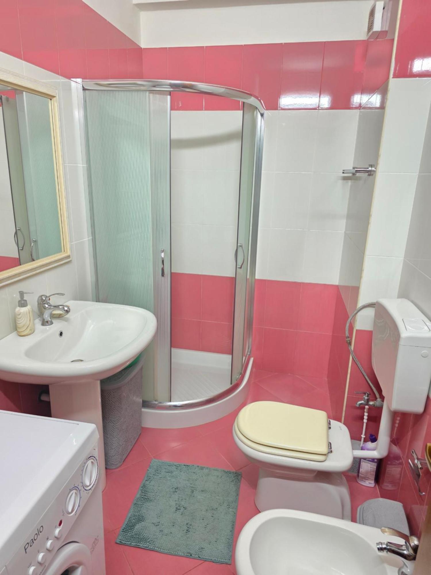 Erin Apartments Vlorë Esterno foto